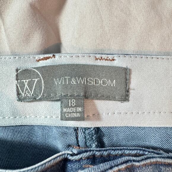 Wit & Wisdom Women's sz 18 Plus Size 'Ab'Solution Fray Hem Kick Flare Jeans - Picture 4 of 10